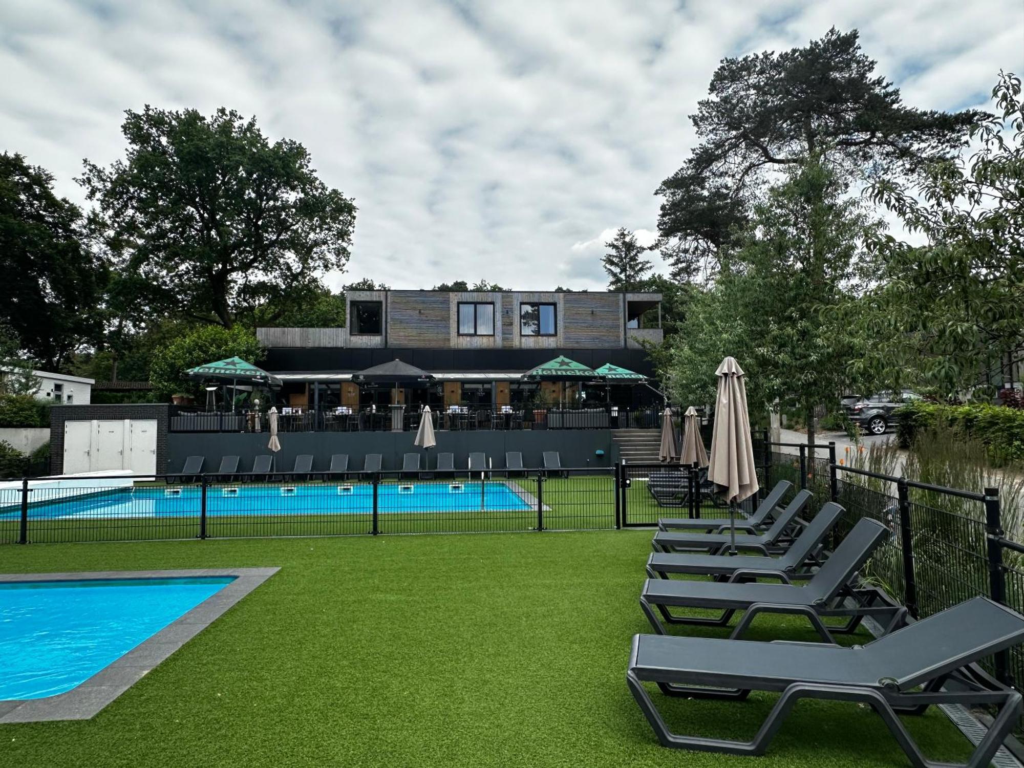 Sfeervolle Blokhut Op De Veluwe Op Recreatiepark Topparken In Beekbergen Met Vrije Tuin En Eigen Parkeerplaats Екстериор снимка
